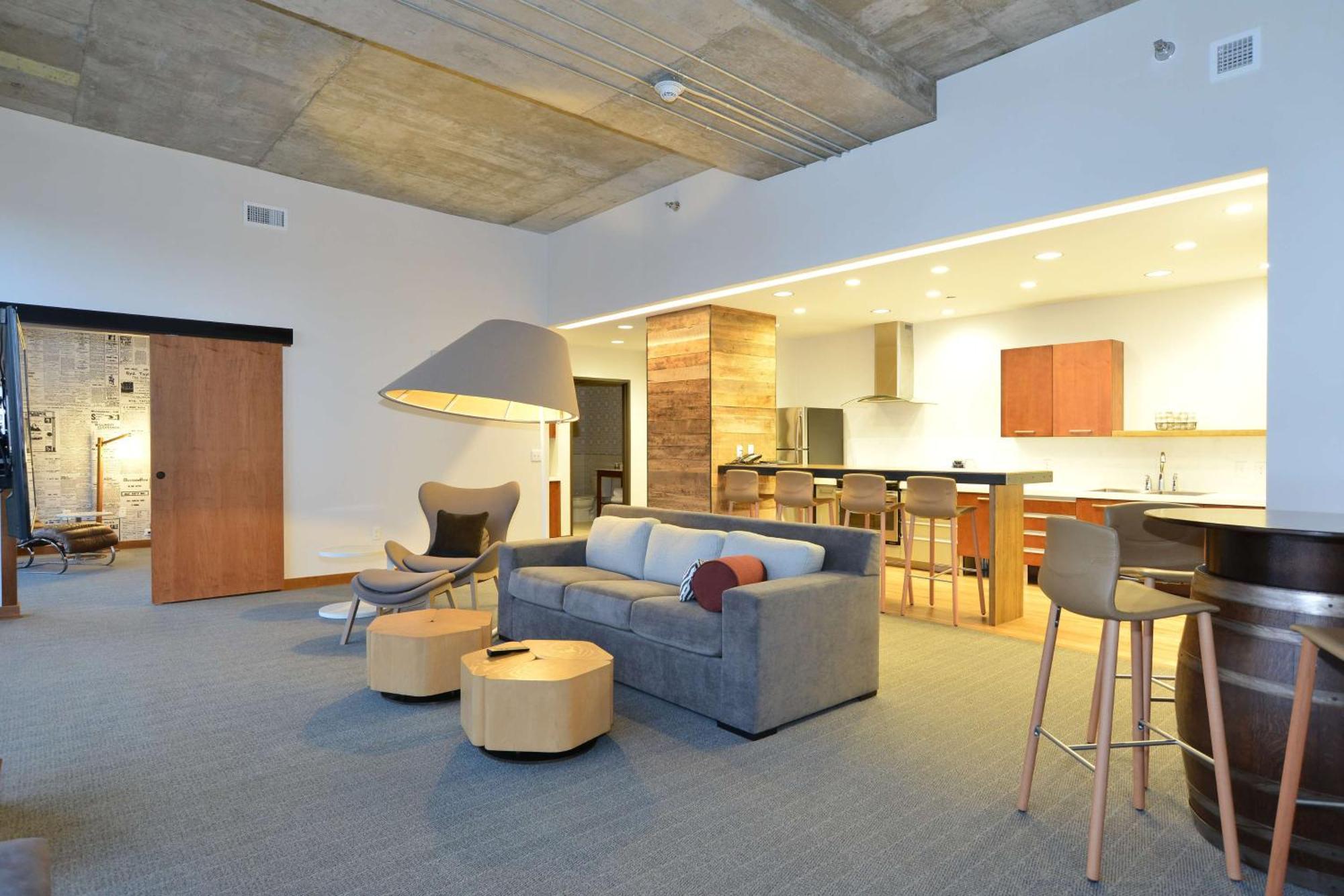 The Lismore Hotel Eau Claire - A Doubletree By Hilton Exterior photo